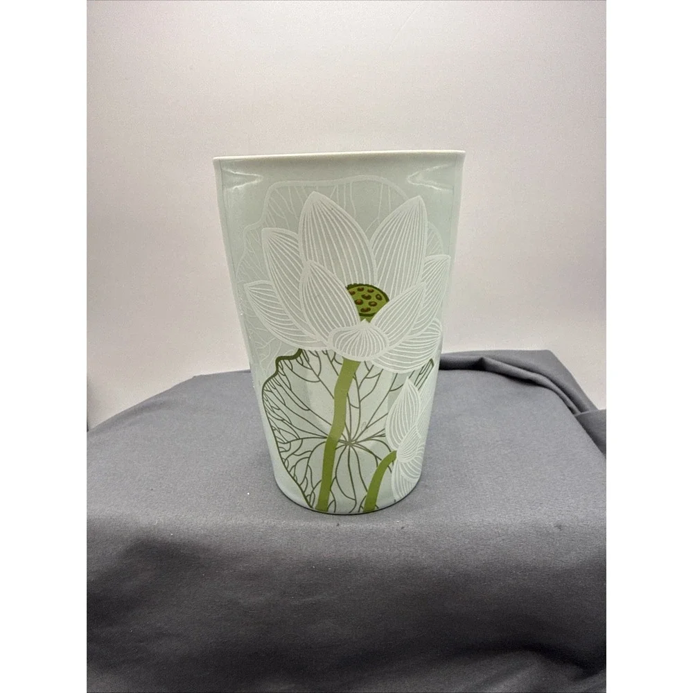 Tea Forte KATI  Cup,   LOTUS Flowers, Pale Light Green 